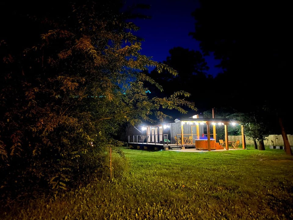 Property building, Night, Natural landscape, Garden, Hot Tub, Garden view