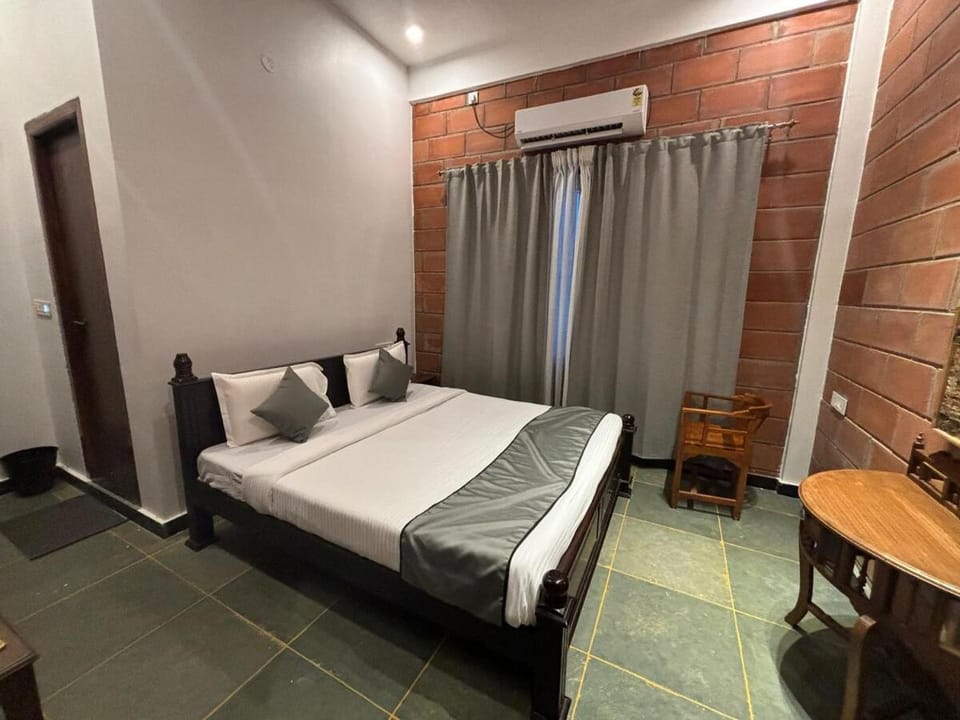 Satwa Courtyard by MagoStays - 4BR Pool Farmhouse House in Telangana