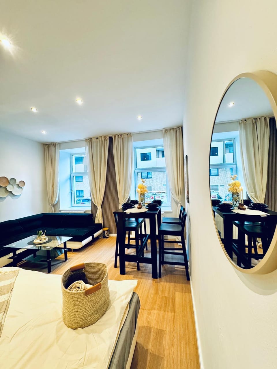 Bed, Seating area, Dining area, Bedroom
