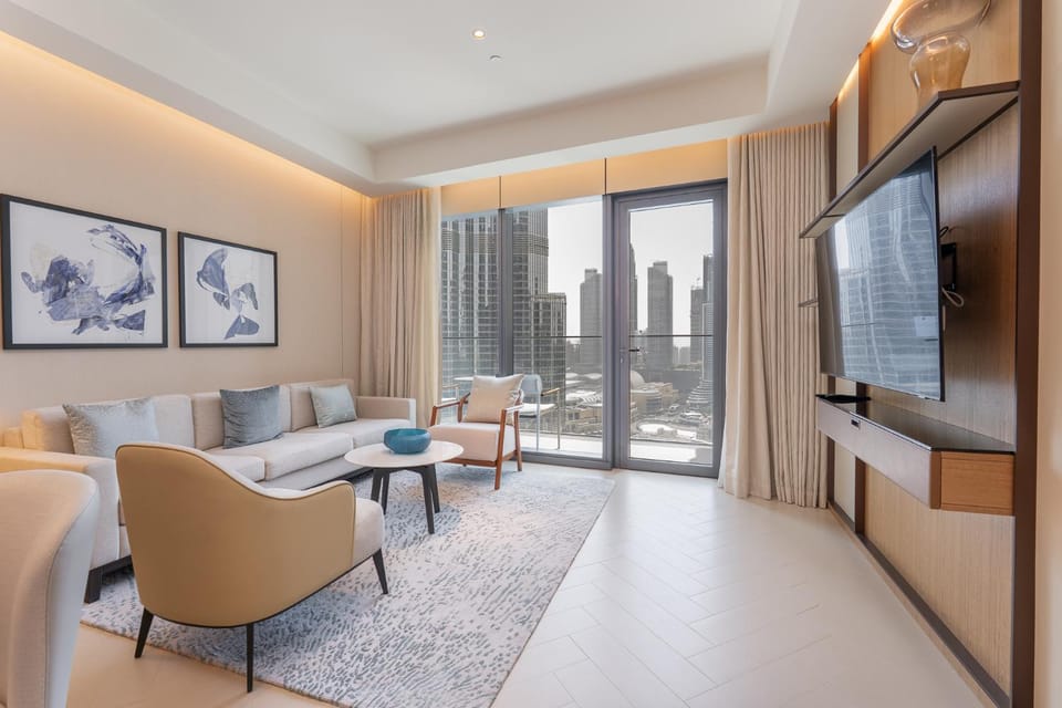 TV and multimedia, Living room, Seating area, Evening entertainment, Landmark view, Landmark view