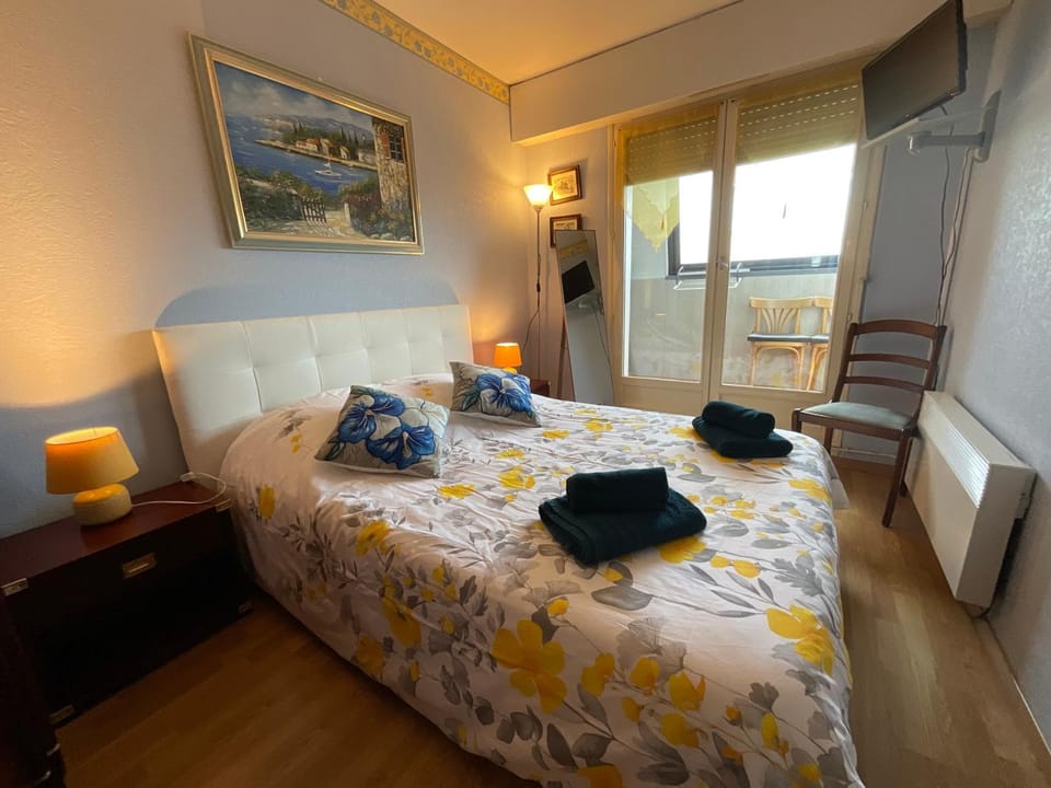 Vue sur la marina-6 pers à Courseulles sur Mer Apartment in Courseulles-sur-Mer