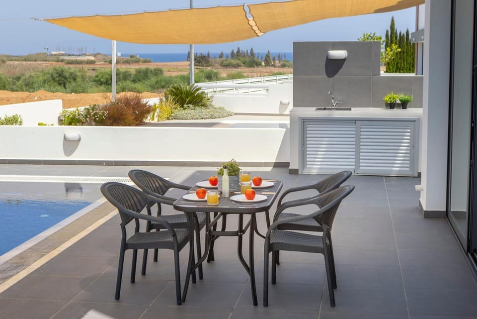 Seaside Emerald House in Paralimni