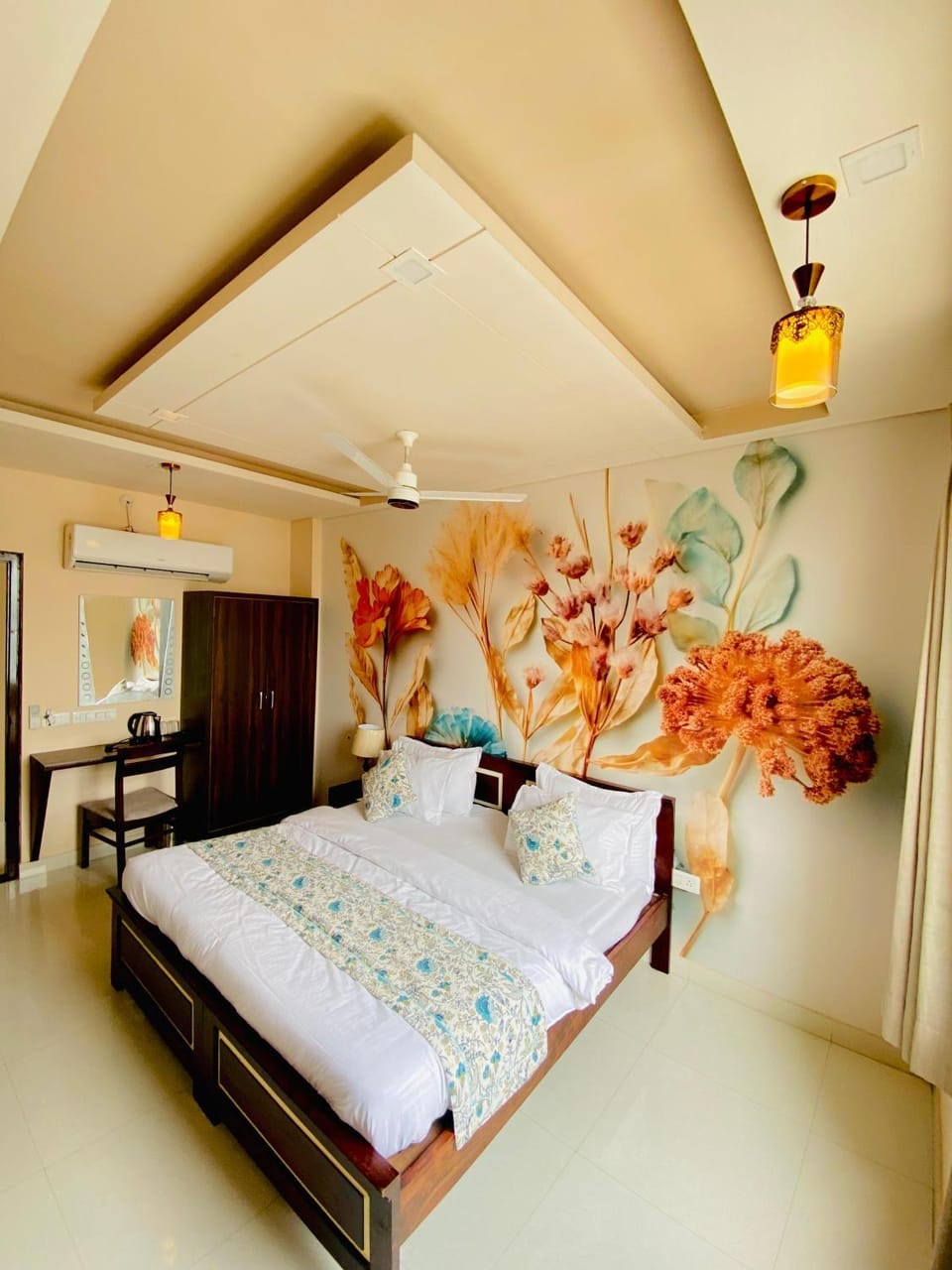 Bed, Photo of the whole room, Bedroom