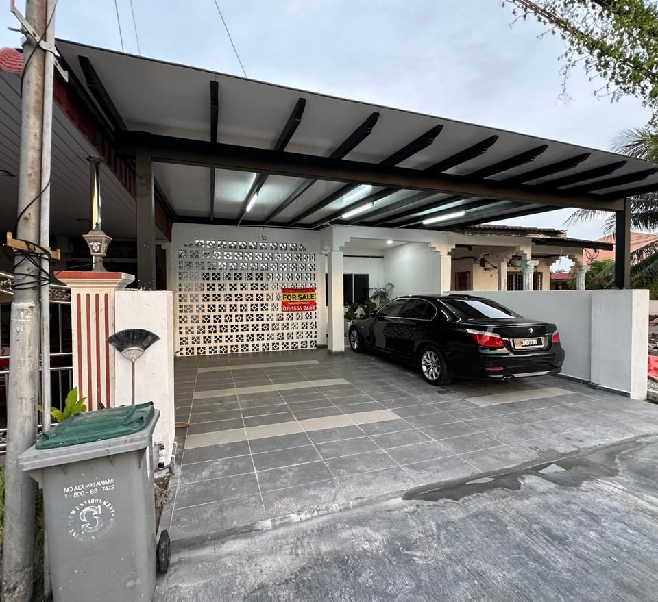 Facade/entrance, Parking