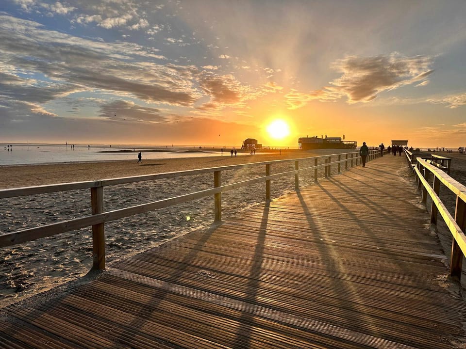 Nearby landmark, Day, Natural landscape, Beach, Sea view, Sunrise, Sunset