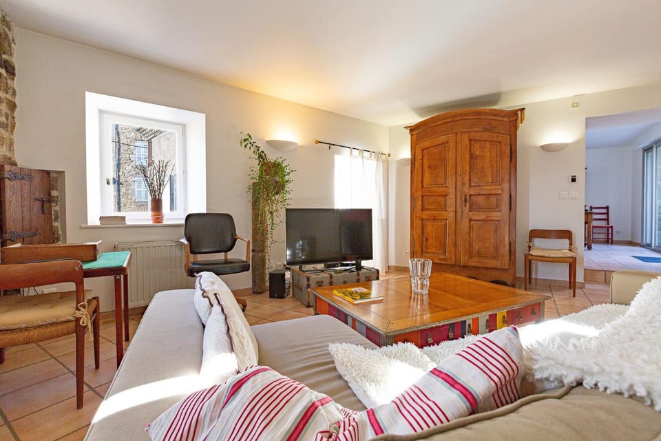 Property building, Living room