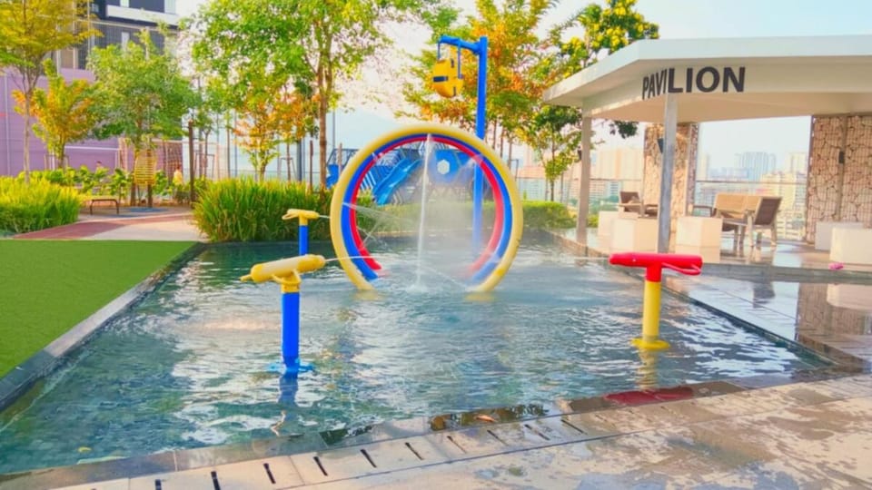relax familystay Urban suites 3BR-10pax b30 Apartment in George Town
