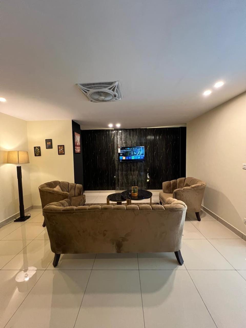 The Luxe Stop Apartment in Islamabad Capital Territory