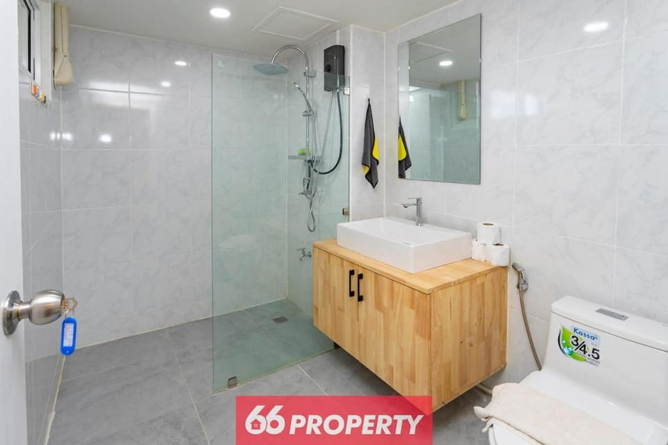 Work-Friendly Studio in Nimman, Walk to Old City Apartment in Chiang Mai