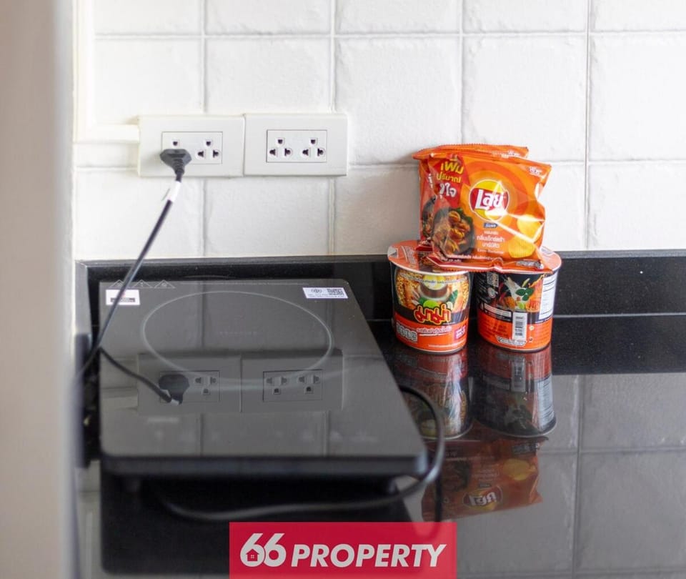 Work-Friendly Studio in Nimman, Walk to Old City Apartment in Chiang Mai