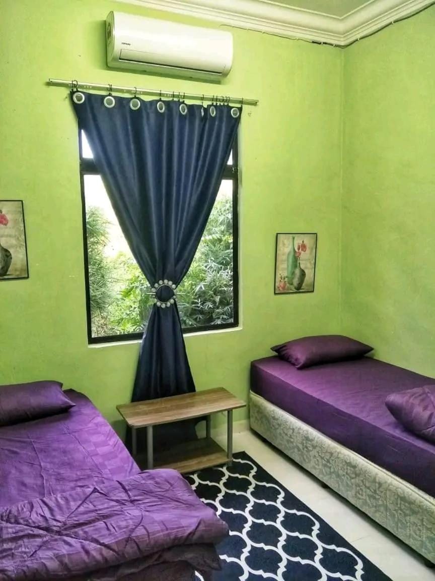 Bed, Bedroom, air conditioner
