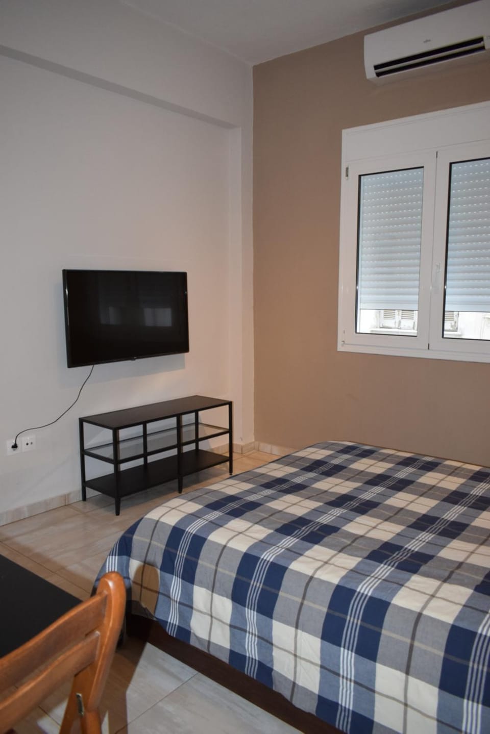 Bed, TV and multimedia, Photo of the whole room, Bedroom, air conditioner