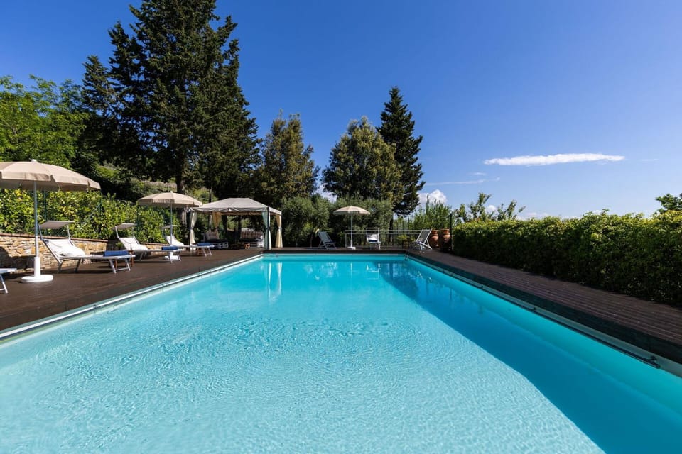 Pool view, Swimming pool, sunbed