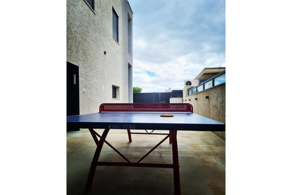Table tennis