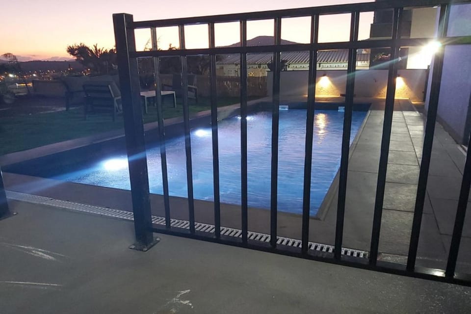 Garden, Swimming pool