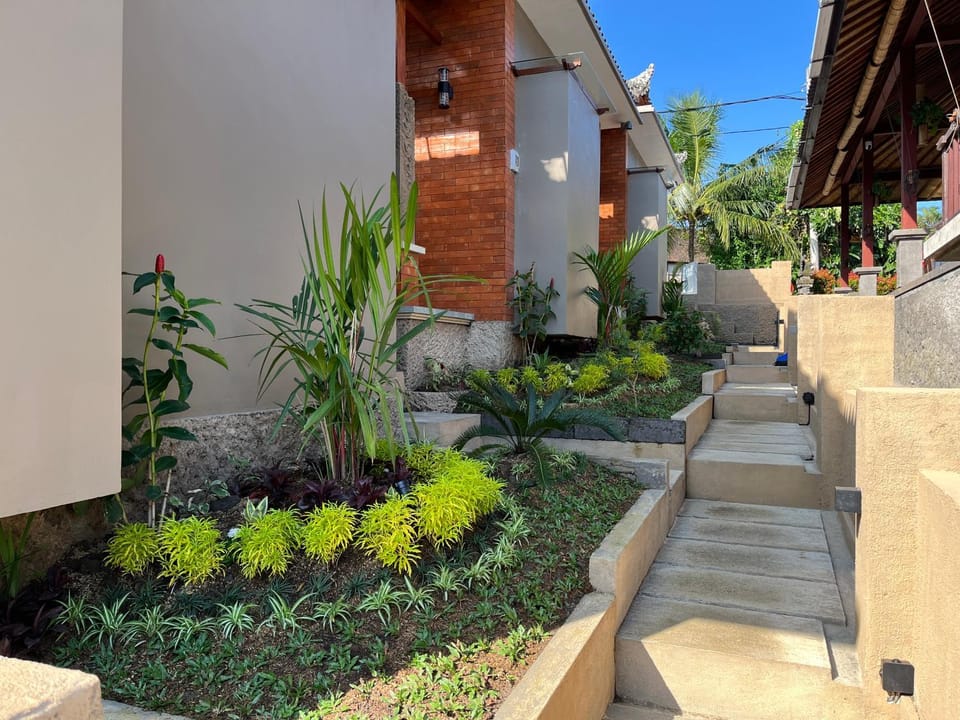 Property building, Day, Garden, Garden view