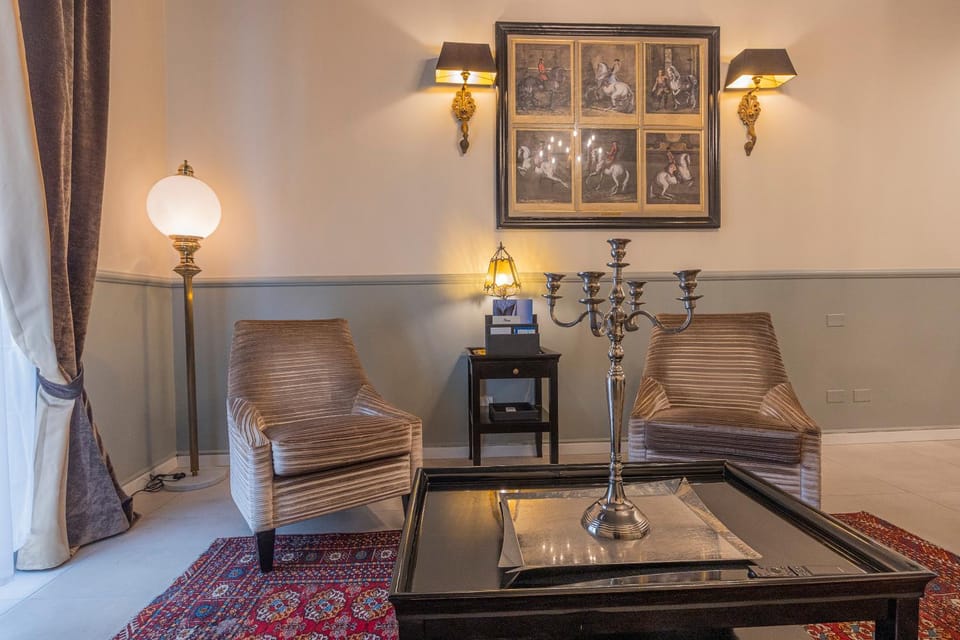 Living room, Seating area