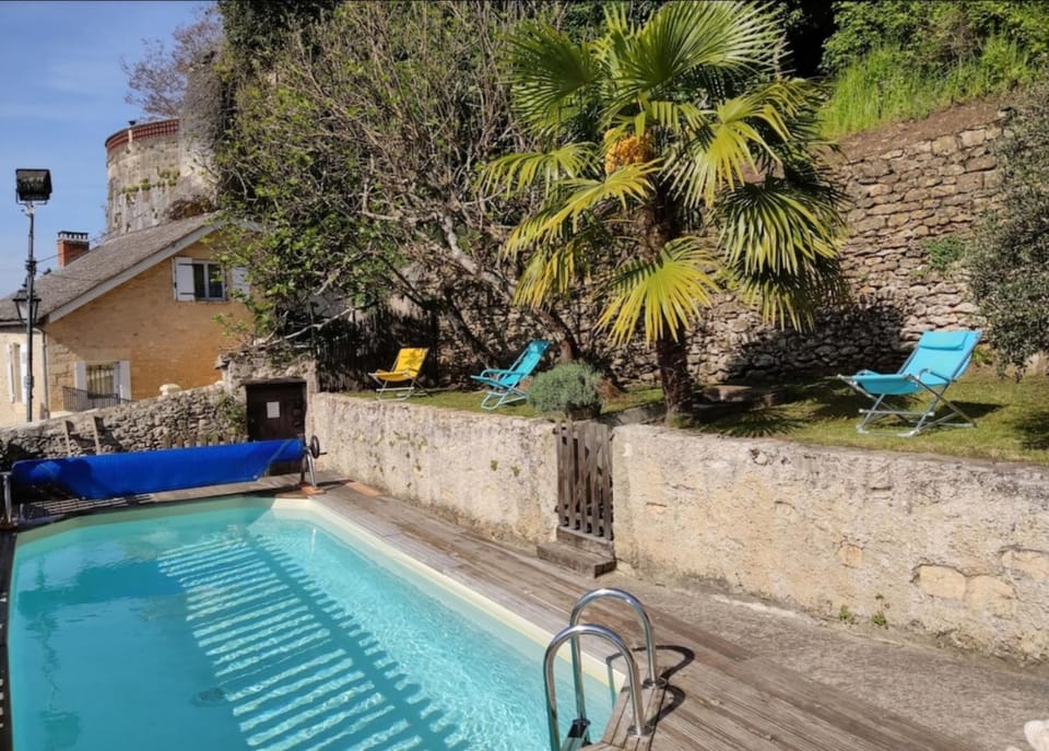 Garden view, Swimming pool, sunbed
