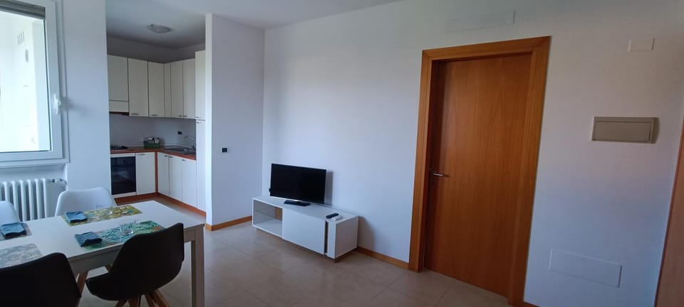 TV and multimedia, Kitchen or kitchenette, Seating area, Dining area, Evening entertainment
