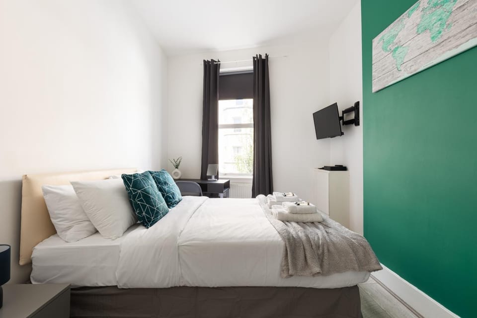 TV and multimedia, Bedroom, towels