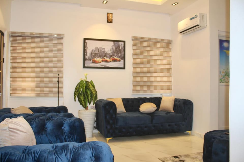 TV and multimedia, Living room, Seating area, air conditioner