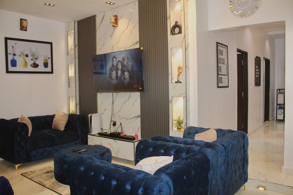 TV and multimedia, Seating area