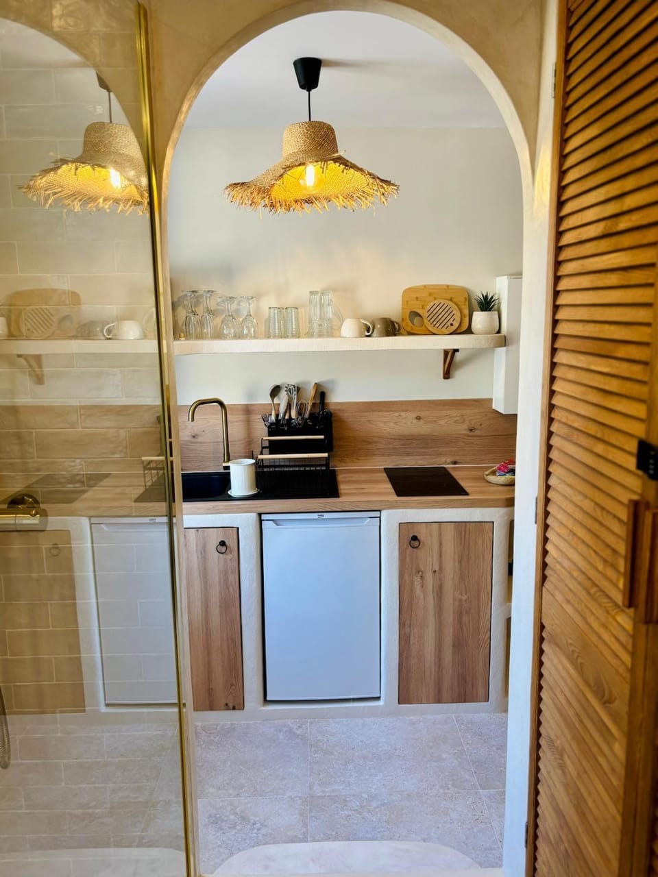 Kitchen or kitchenette, stove