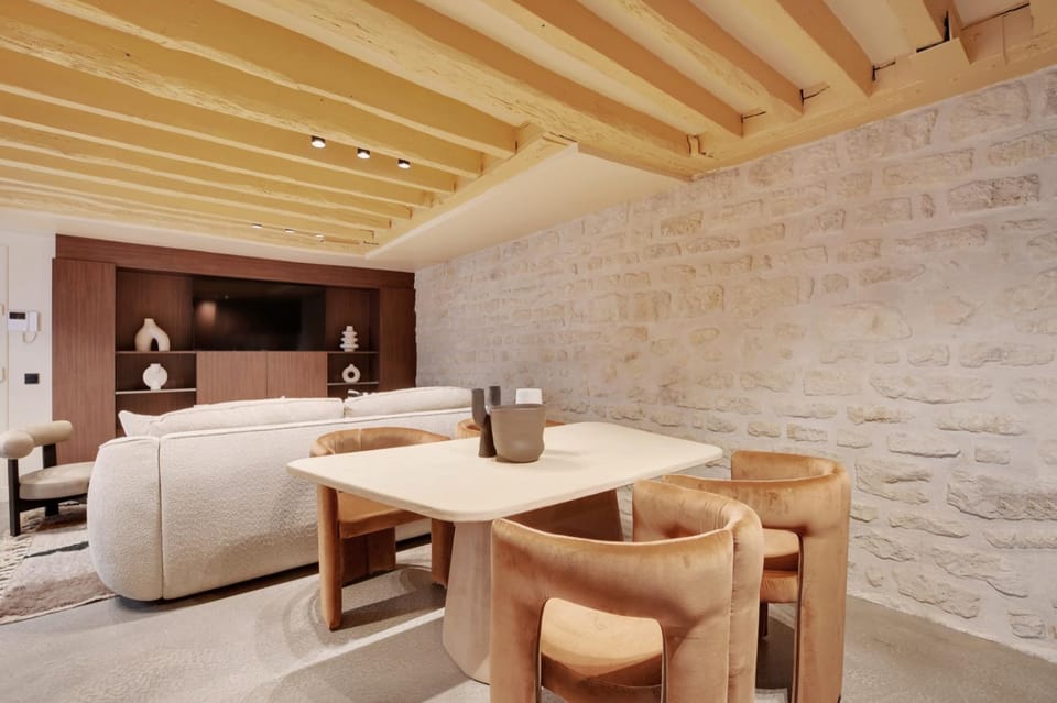 Bed, Living room, Photo of the whole room, Seating area, Dining area, Bedroom