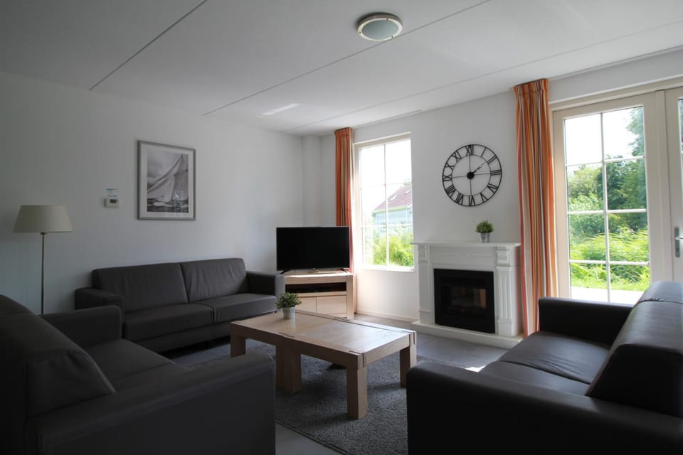 Beachvilla XL - 12 people Villa in Friesland, Netherlands
