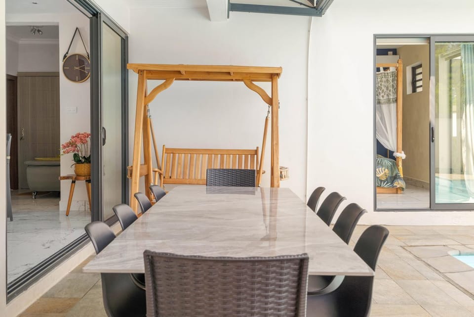 Patio, Dining area