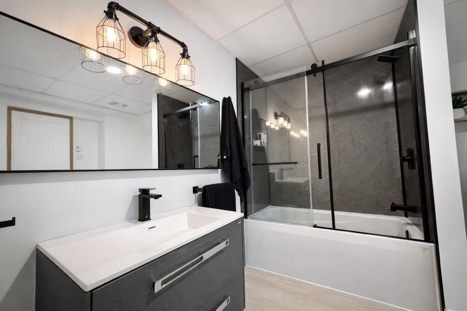 Le petit d'Antan Parking 10 min from the center Apartment in Quebec City