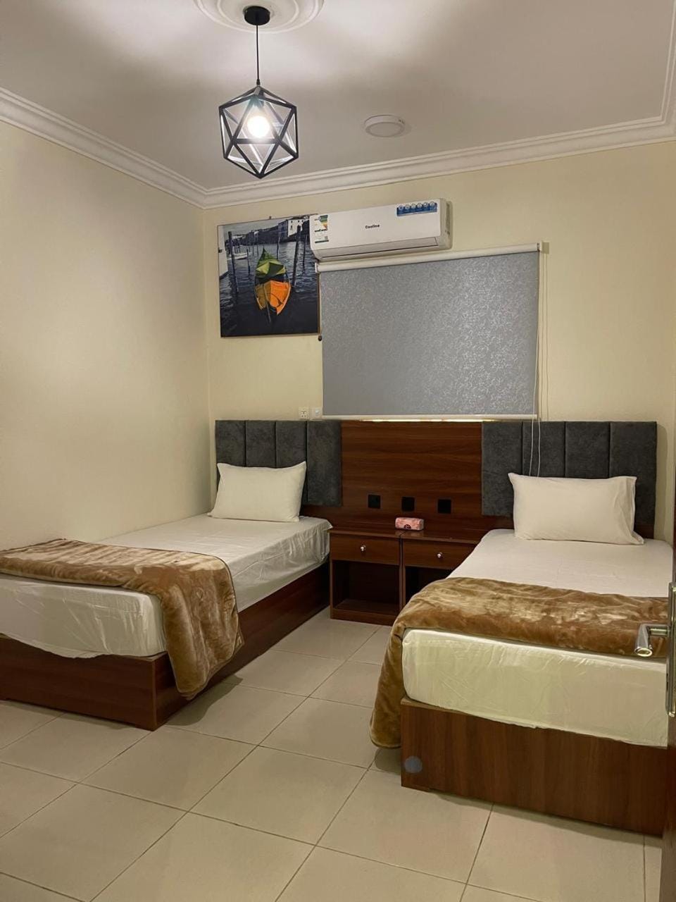 Bed, Photo of the whole room, Bedroom, air conditioner