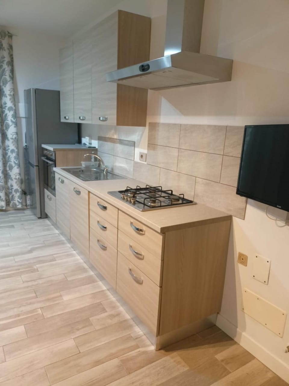 Kitchen or kitchenette, dishwasher
