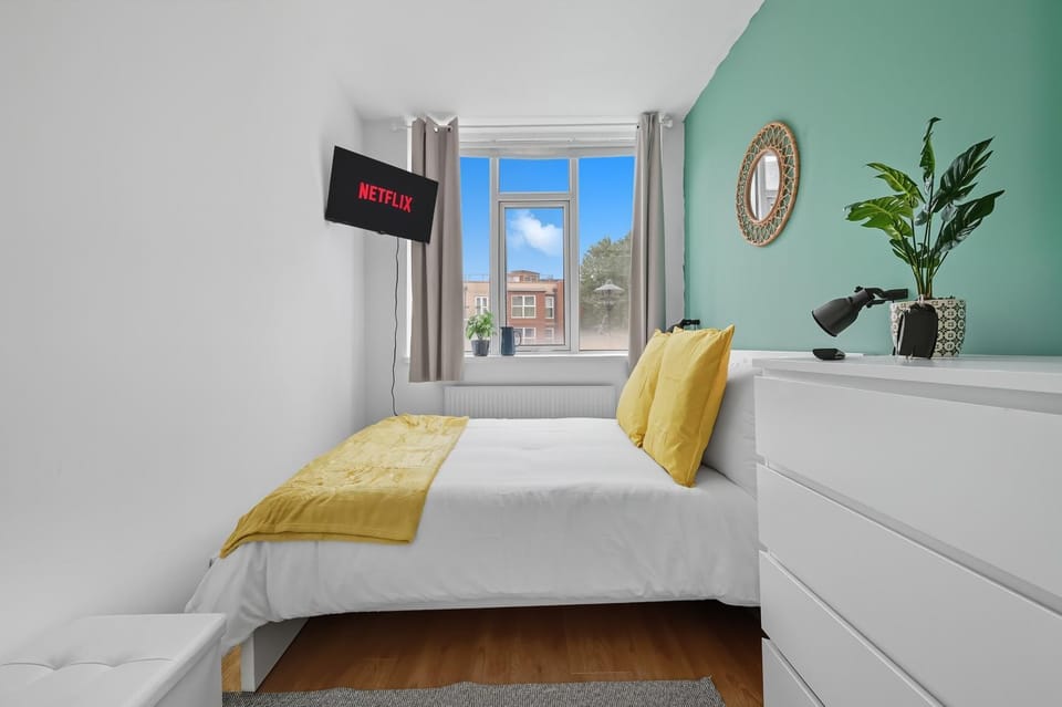 Barbican Apartments with Home Cinema Experience - by KeyHol Holidays Apartment in London Borough of Islington