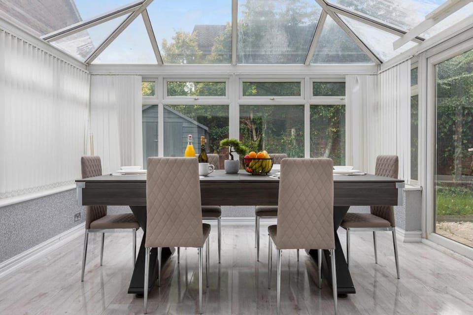 Patio, Living room, Seating area, Dining area