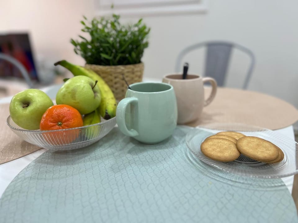 Coffee/tea facilities, Food and drinks, Breakfast