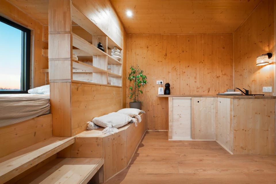 Bed, Kitchen or kitchenette, Photo of the whole room, Bedroom