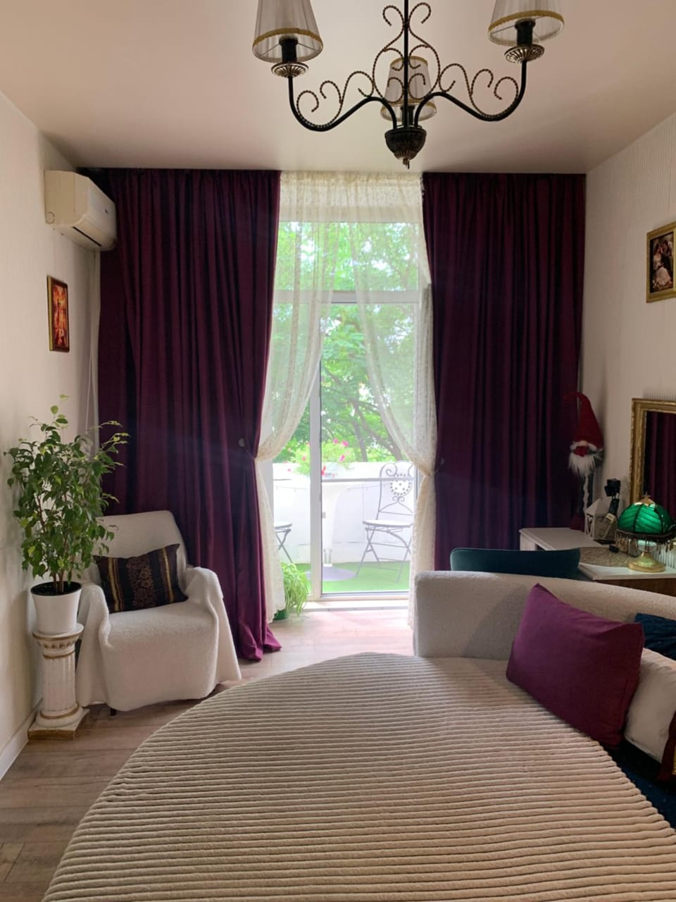 Квартира в центрі з балконом на Утьосова ! Apartment in Odessa