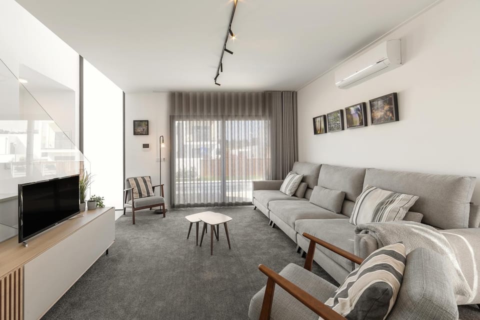 Communal lounge/ TV room, TV and multimedia, Living room, Seating area