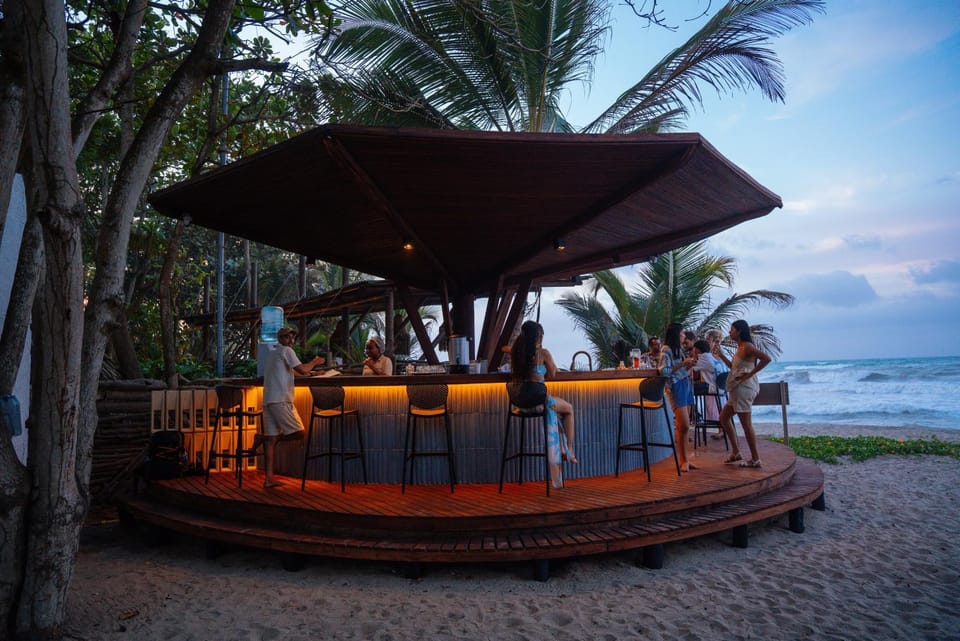 Restaurant/places to eat, Lounge or bar