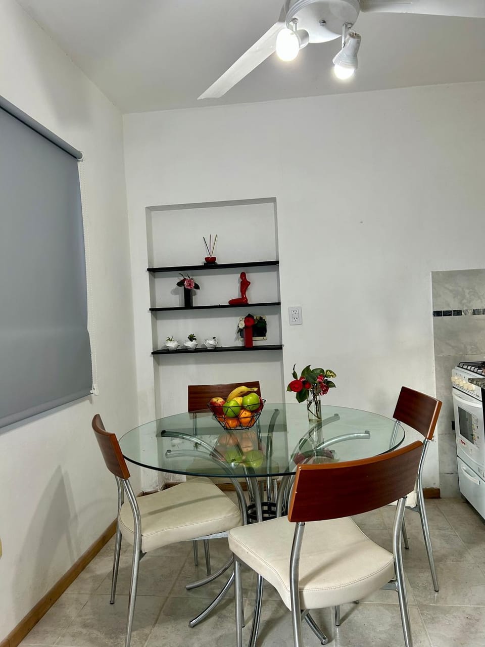Kitchen or kitchenette, Seating area, Dining area
