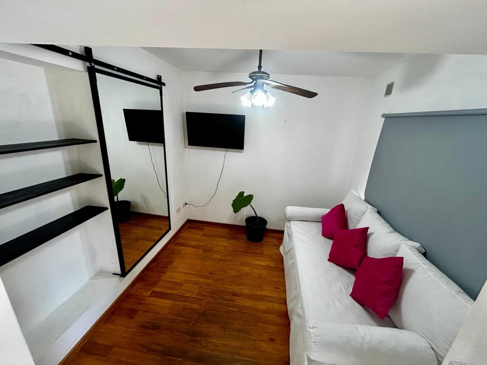 Communal lounge/ TV room, Bed, TV and multimedia, Living room, Entertainment