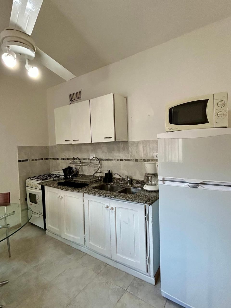 Kitchen or kitchenette, pet friendly