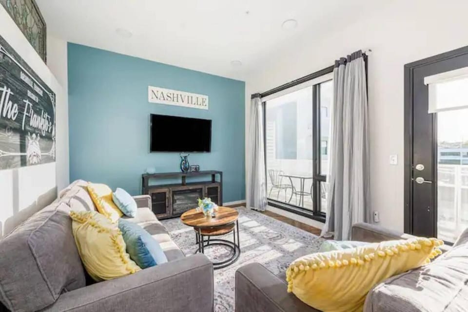 Downtown Luxury Pool Gym Free Parking 312 House in Nashville
