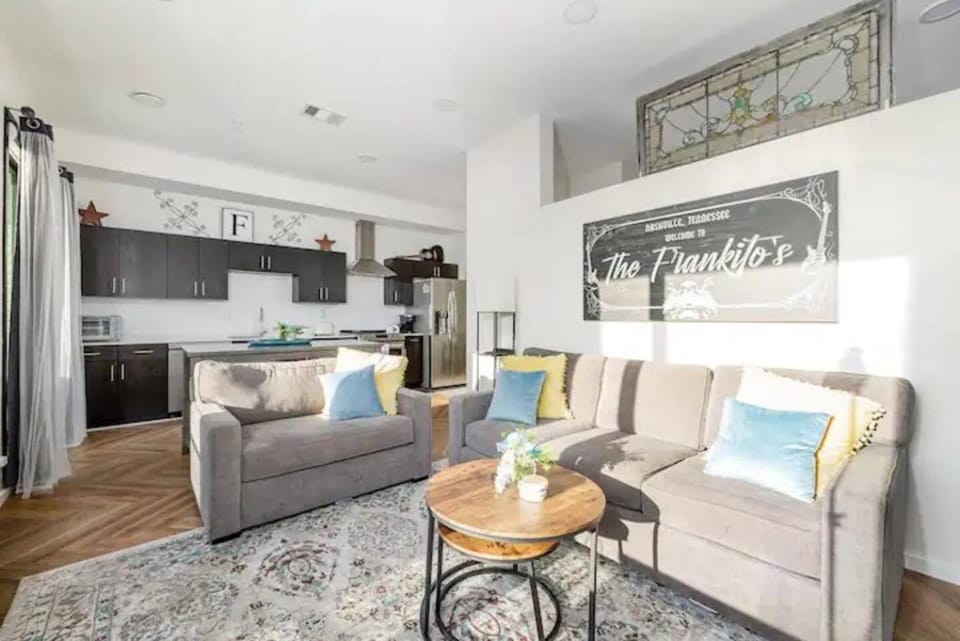 Downtown Luxury Pool Gym Free Parking 312 House in Nashville