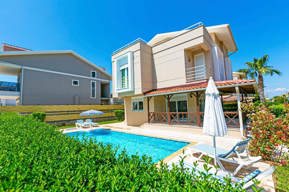 Property building, Day, Garden, Garden view, Pool view, Swimming pool, sunbed