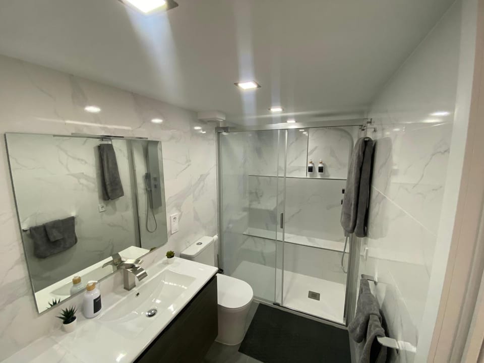 Shower, Bathroom