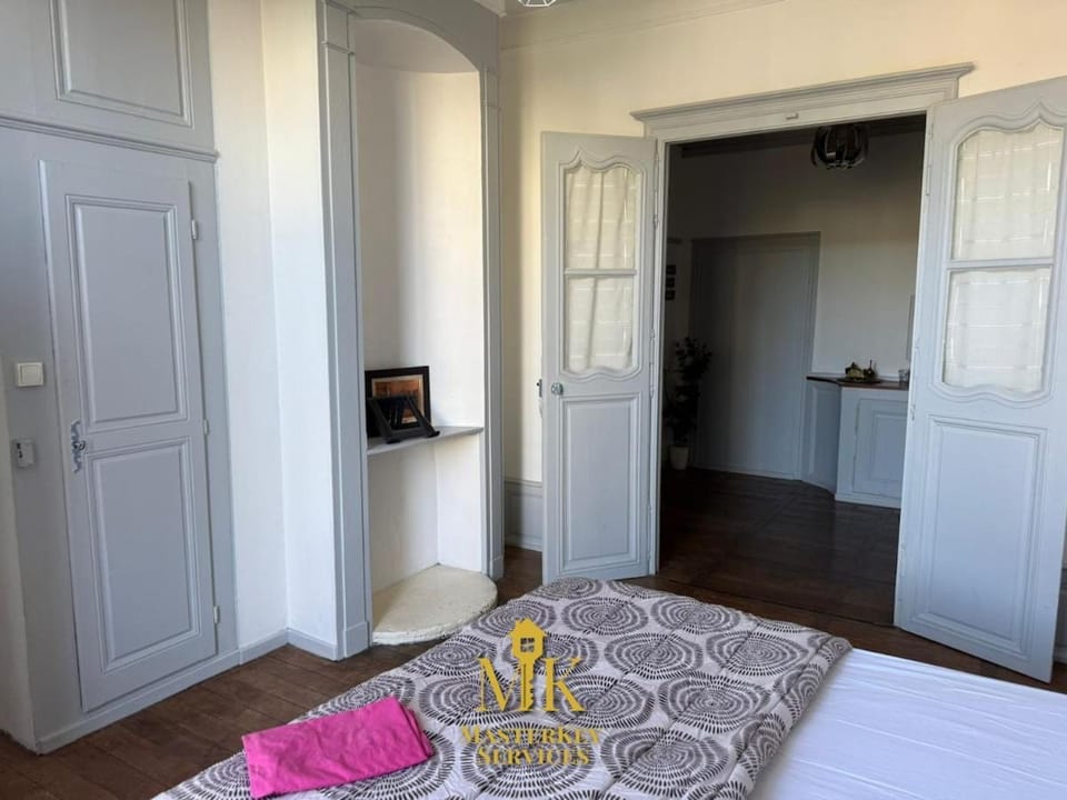 Le Voltaire Grand Salon Ligny-en-barrois Apartment in Grand Est