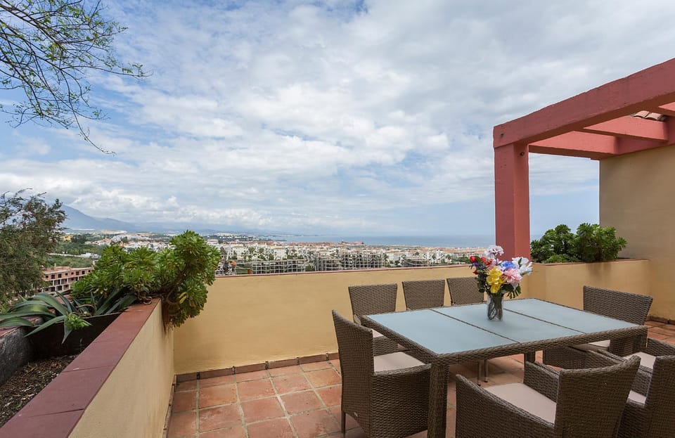 View (from property/room), Balcony/Terrace, Balcony/Terrace, Dining area, Sea view