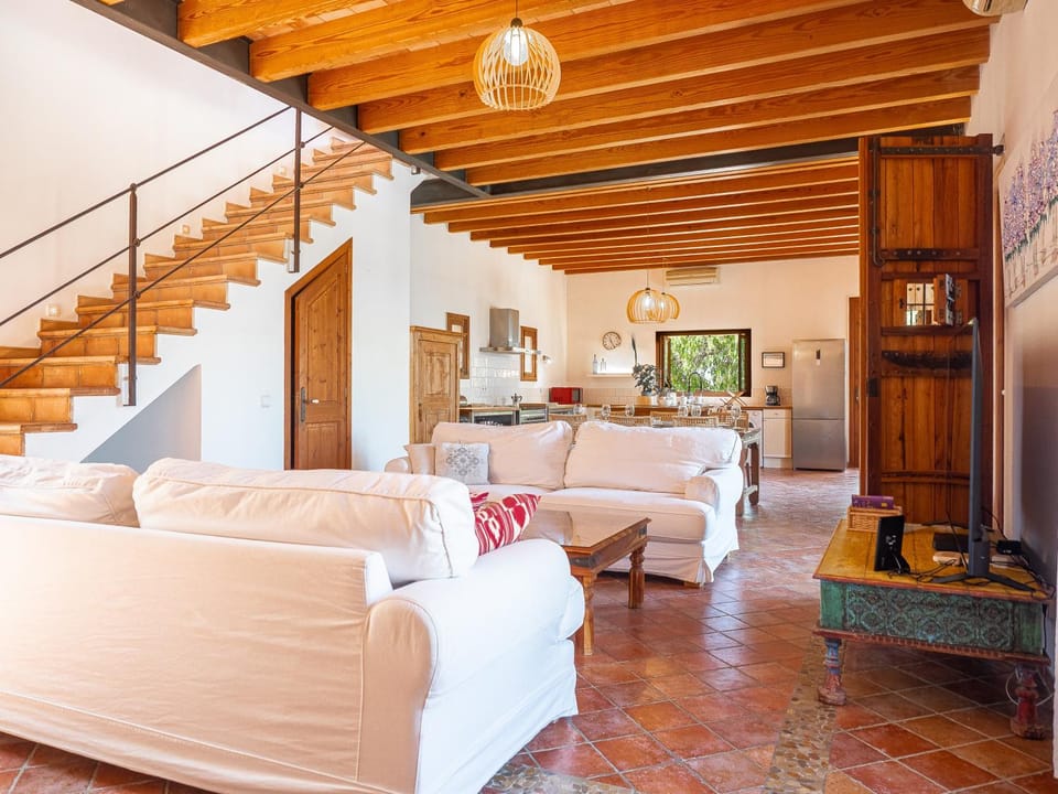Living room, Photo of the whole room